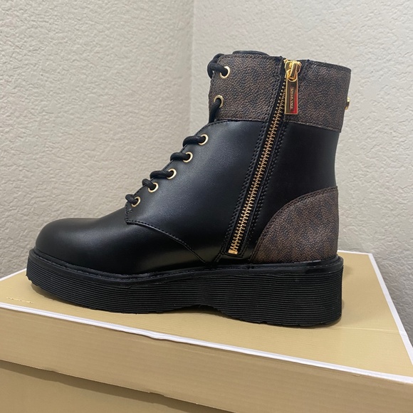 New Michael Kors Women's Aniya Side-Zip Ankle Combat Booties - Picture 3 of 5